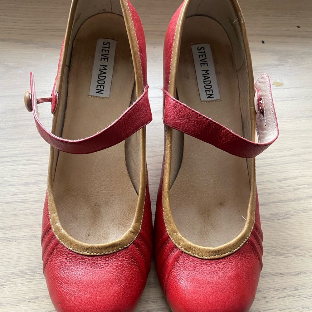 Vintage Steve Madden Red Mary Jane Shoes size 8M